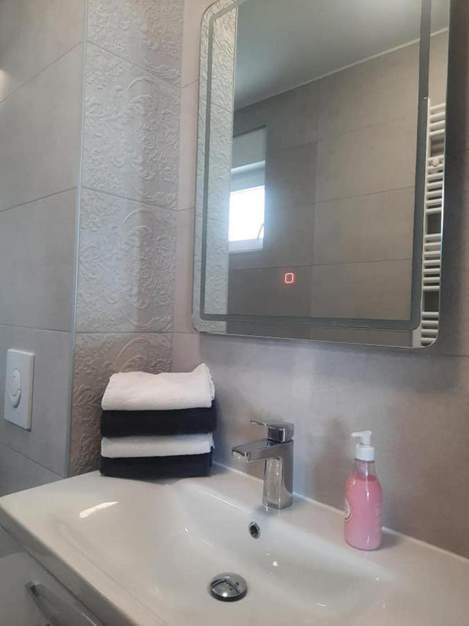 מאקרסקה Apartment Anny De Luxe With Sea View מראה חיצוני תמונה