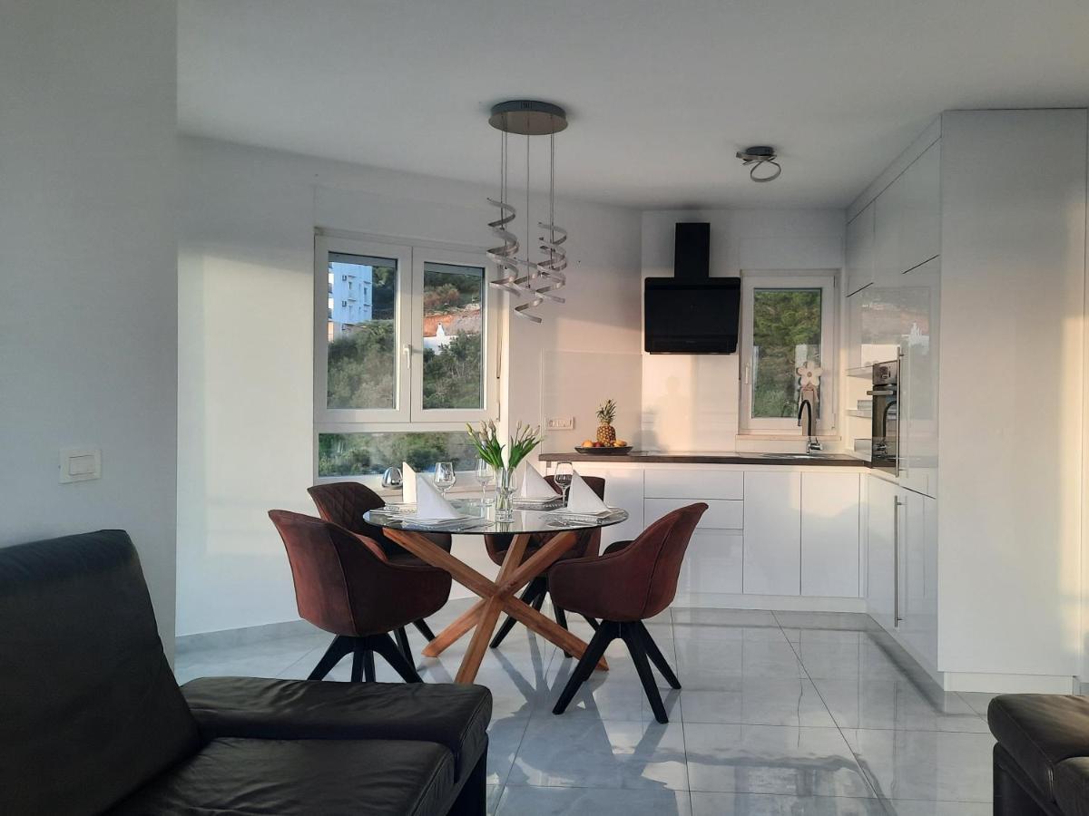 מאקרסקה Apartment Anny De Luxe With Sea View מראה חיצוני תמונה